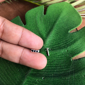 3 Black Stone Tail Nose Pin